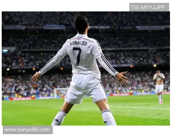 九图呈现足坛巨星风采全面解读球星荣耀与激情瞬间 九图呈现足坛巨星风采全面解读球星荣耀与激情瞬间