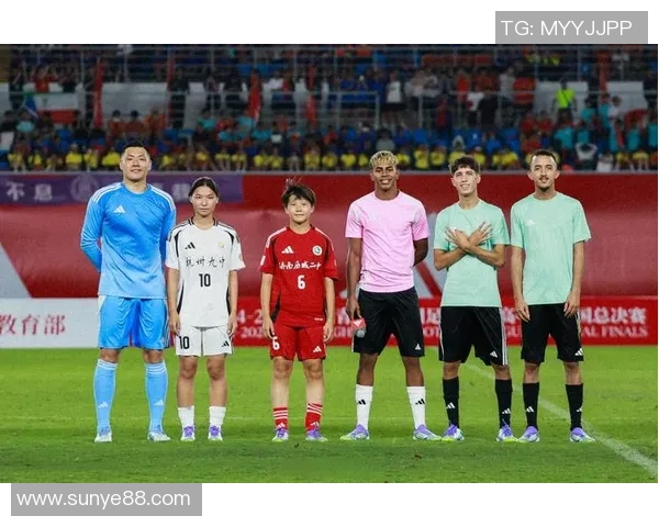 足球场上突然倒地死亡的球星背后隐藏的真相与悲剧故事